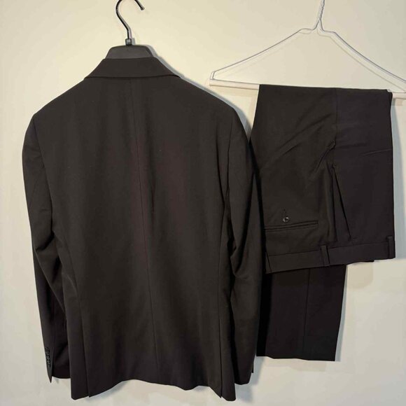 Calvin Klein Black Wool Two-Piece Suit - 36R & 30x30 - Picture 2 of 12